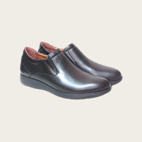 "chaussure de ville noire confortable"