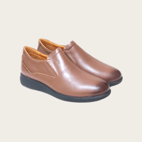 chaussure de ville cuir tabac confortable"